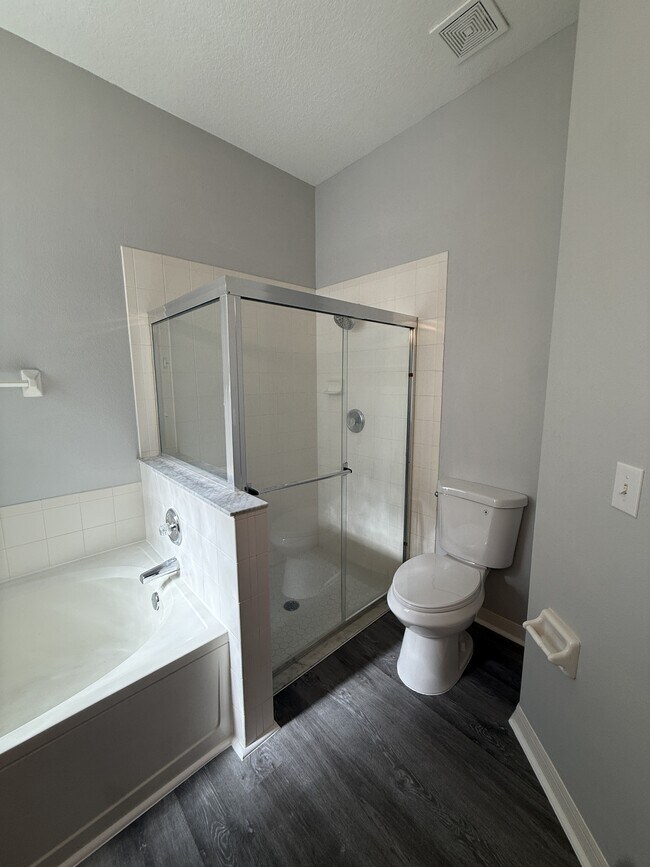 Building Photo - 15733 Green Point Ct