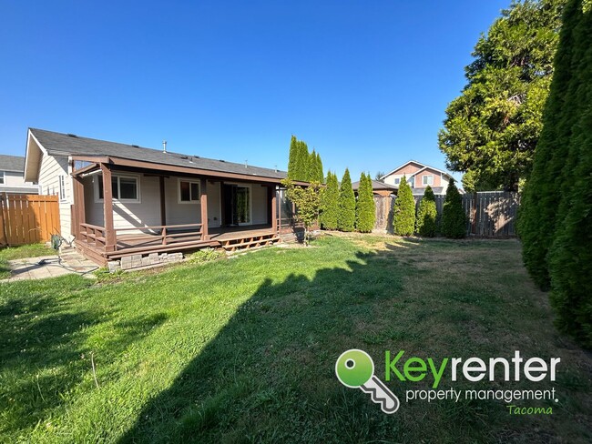 Building Photo - Magnificent Rambler Home in Pacific WA!