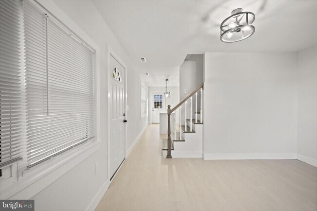 Building Photo - 821 S Woodlynn Rd
