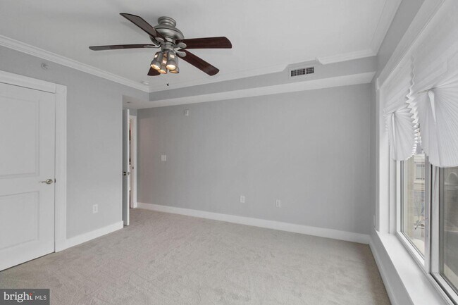 Building Photo - 5 Park Pl