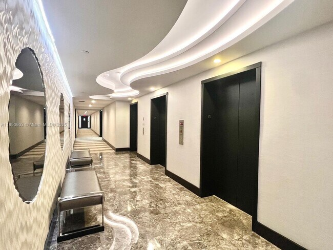 Building Photo - 20191 E Country Club Dr