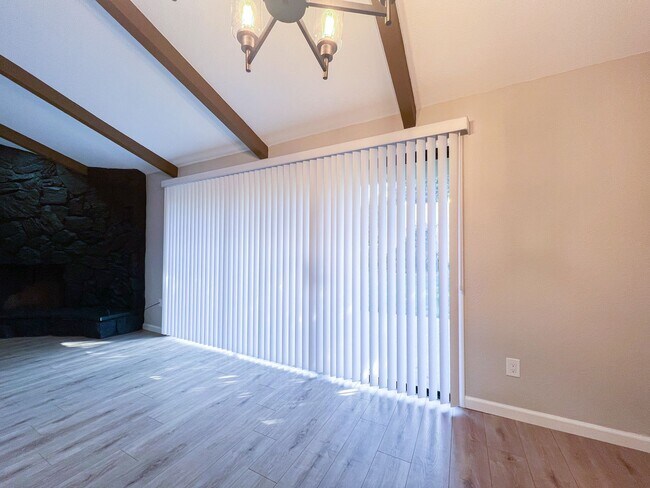 Building Photo - 7489 Maple Tree Wy