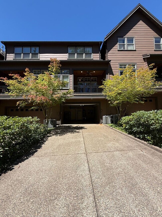 Building Photo - Stunning Contemporary townhome in Coveted Peterkort Woods, near St. Vincent's in Cedar Mill