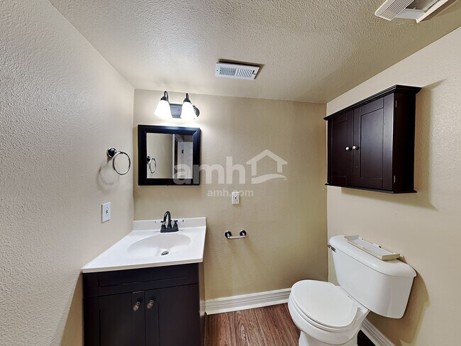 Building Photo - 14064 S Rosaleen Ln