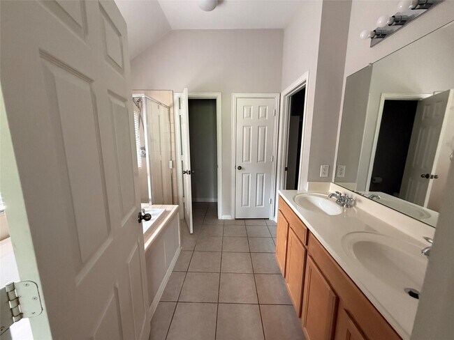 Building Photo - 18419 S Raven Shore Dr