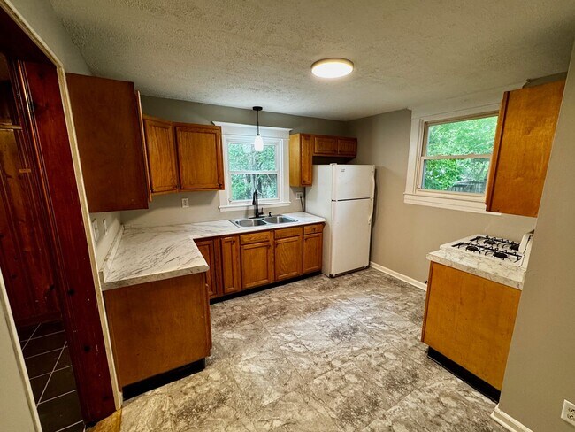 Building Photo - 610 Colorado Ave