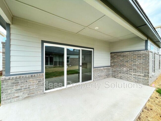 Building Photo - 512 NW 176th Terrace