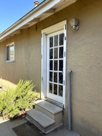 Building Photo - 317 Cornell Dr SE