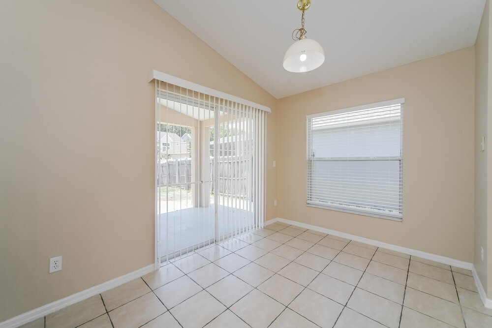 Building Photo - 17100 Woodcrest Way