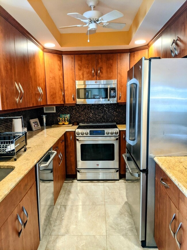 Building Photo - 2840 S Ocean Blvd