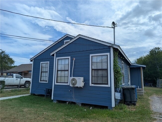 Primary Photo - 117 Edwards St