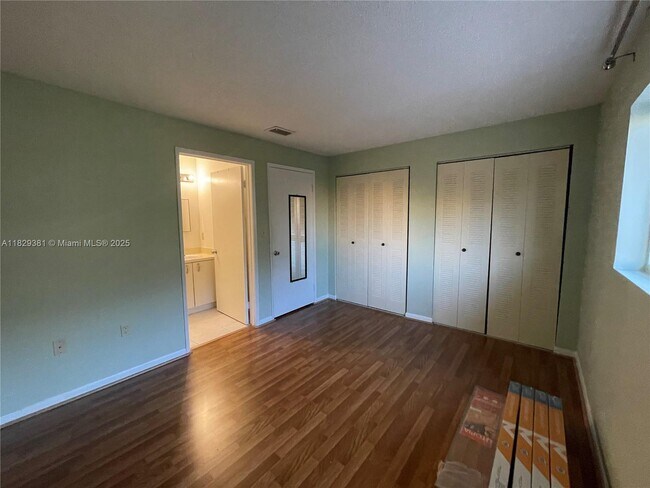 Building Photo - 14970 SW 82nd Ln