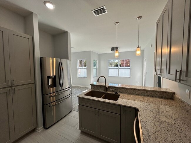 Building Photo - 2022 Trimble Rd