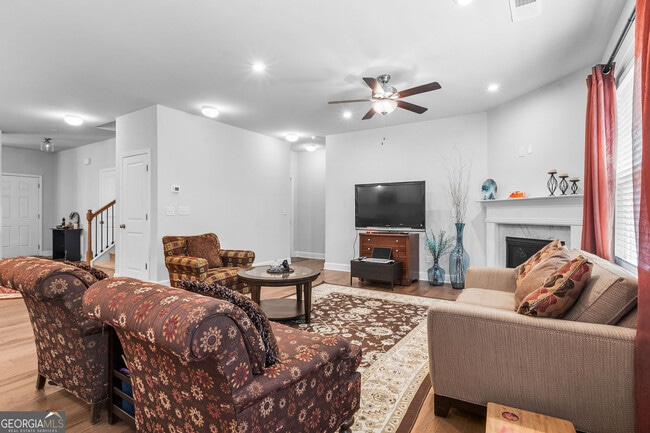 Building Photo - 5467 Fountainhead Ln