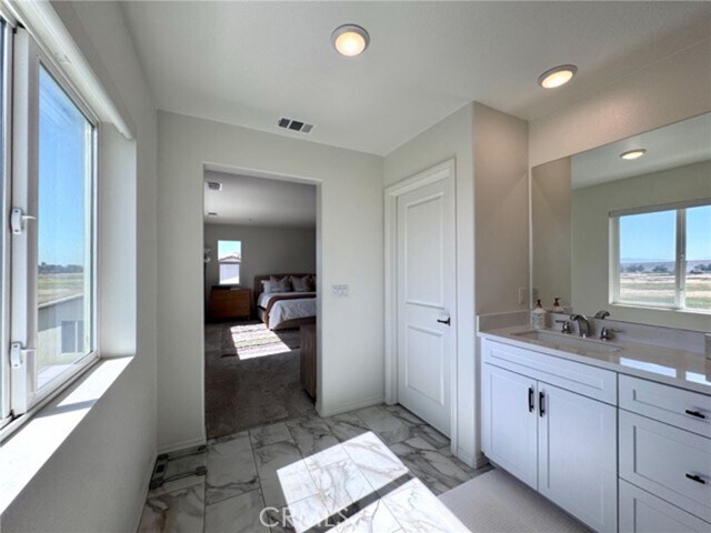 Building Photo - 36224 Owens Dr