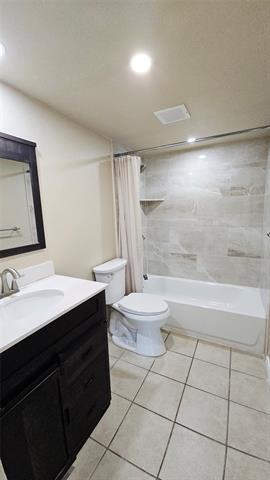 Building Photo - 1010 La Fontana