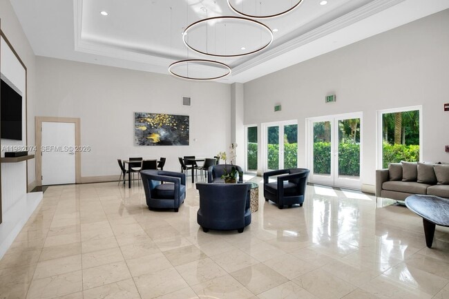 Building Photo - 2645 S Bayshore Dr