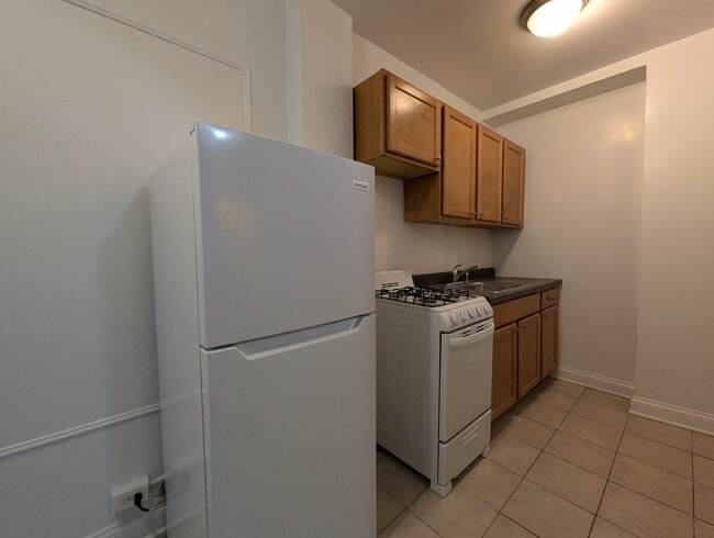 Building Photo - 5417 N Kenmore Ave