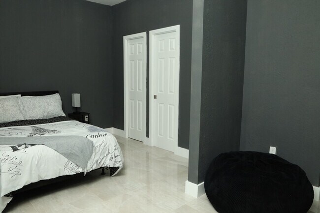 Building Photo - 14758 SW 39th Terrace