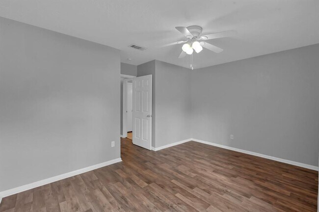 Building Photo - 156 Greenleaf Ln