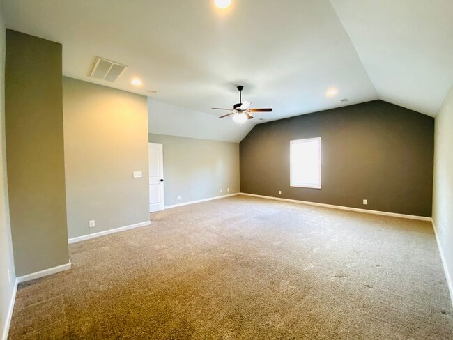 Building Photo - 1194 Eagle's Bluff Dr