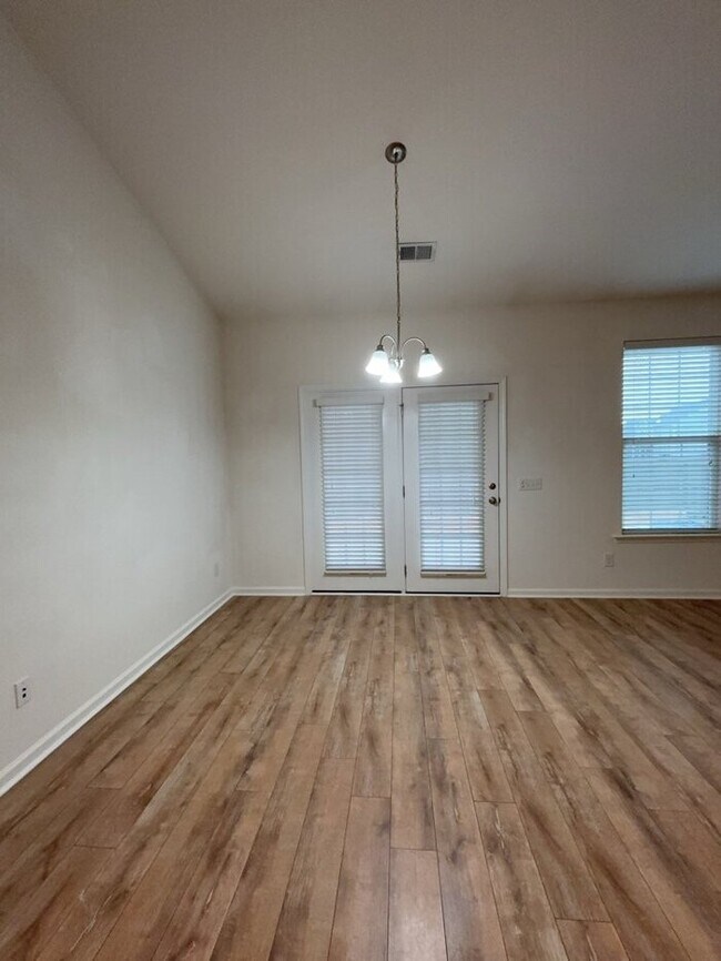 Building Photo - 3084 Adventure Way