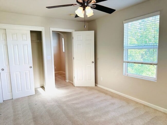Building Photo - $2,150 Harlan Ranch, 3 bd/ 2.5 bath - N. S...