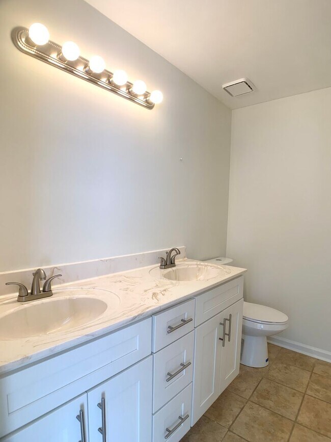 Building Photo - 1404 Marla Ct