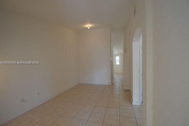 Building Photo - 1661 SE 29th Ct