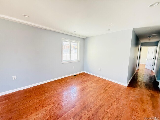 Building Photo - 139-20 Lakewood Ave