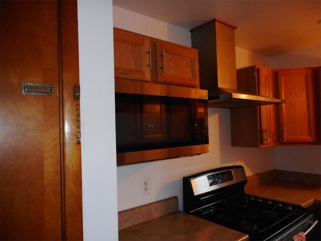 Building Photo - 117 Anderson Ave