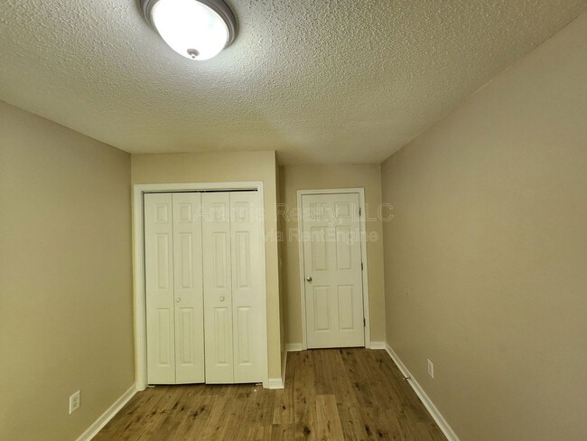 Building Photo - 2284 Coach Way