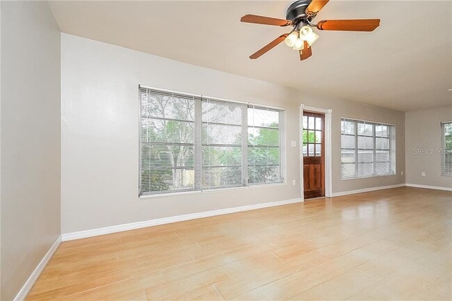 Building Photo - 1139 Cir Dr-