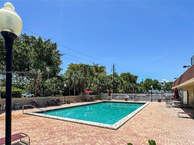 Building Photo - 1805 Sans Souci Blvd