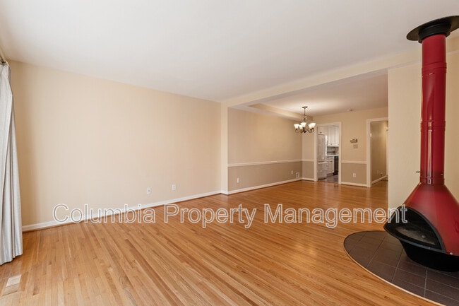 Building Photo - 706 6th St SW