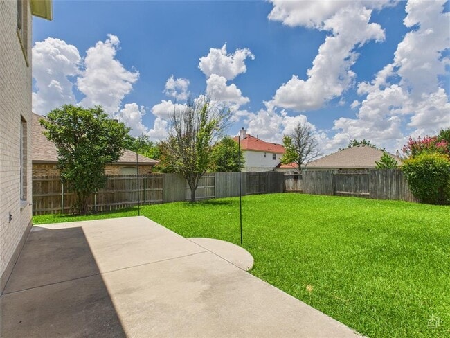 Building Photo - 2504 Alexander Ct