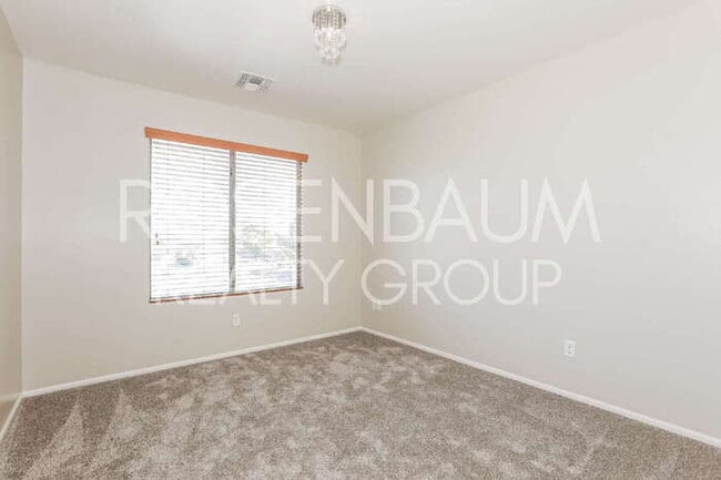 Building Photo - 298 W Dana Dr