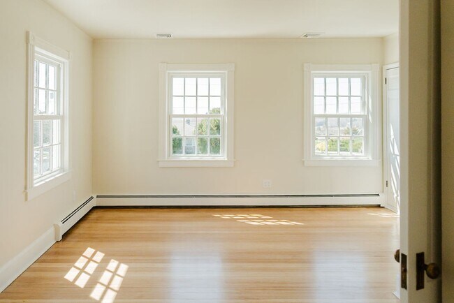 Building Photo - 126 Prospect Hill Rd