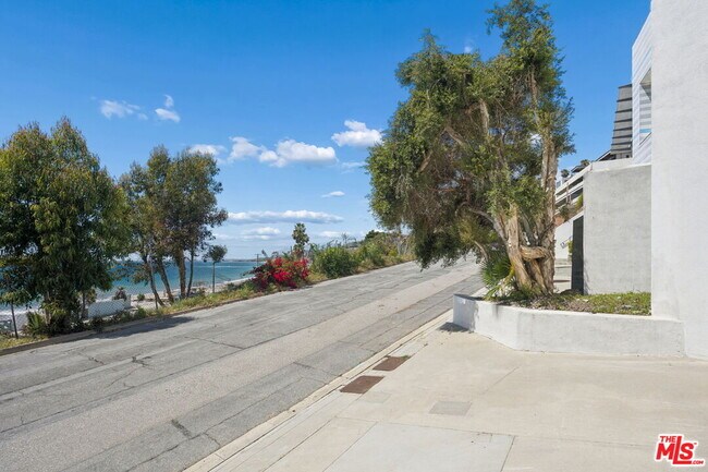 Building Photo - 21323 Rambla Vista