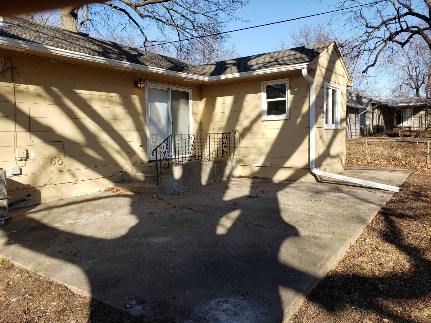 Building Photo - 7401 E 107th St
