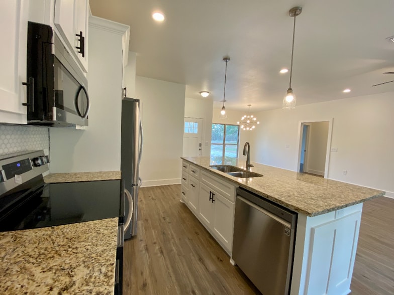 Building Photo - 346 Parks Cir