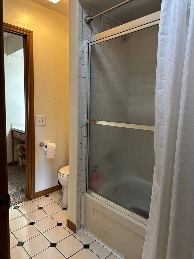 Building Photo - 1174 Hidden Ridge Rd