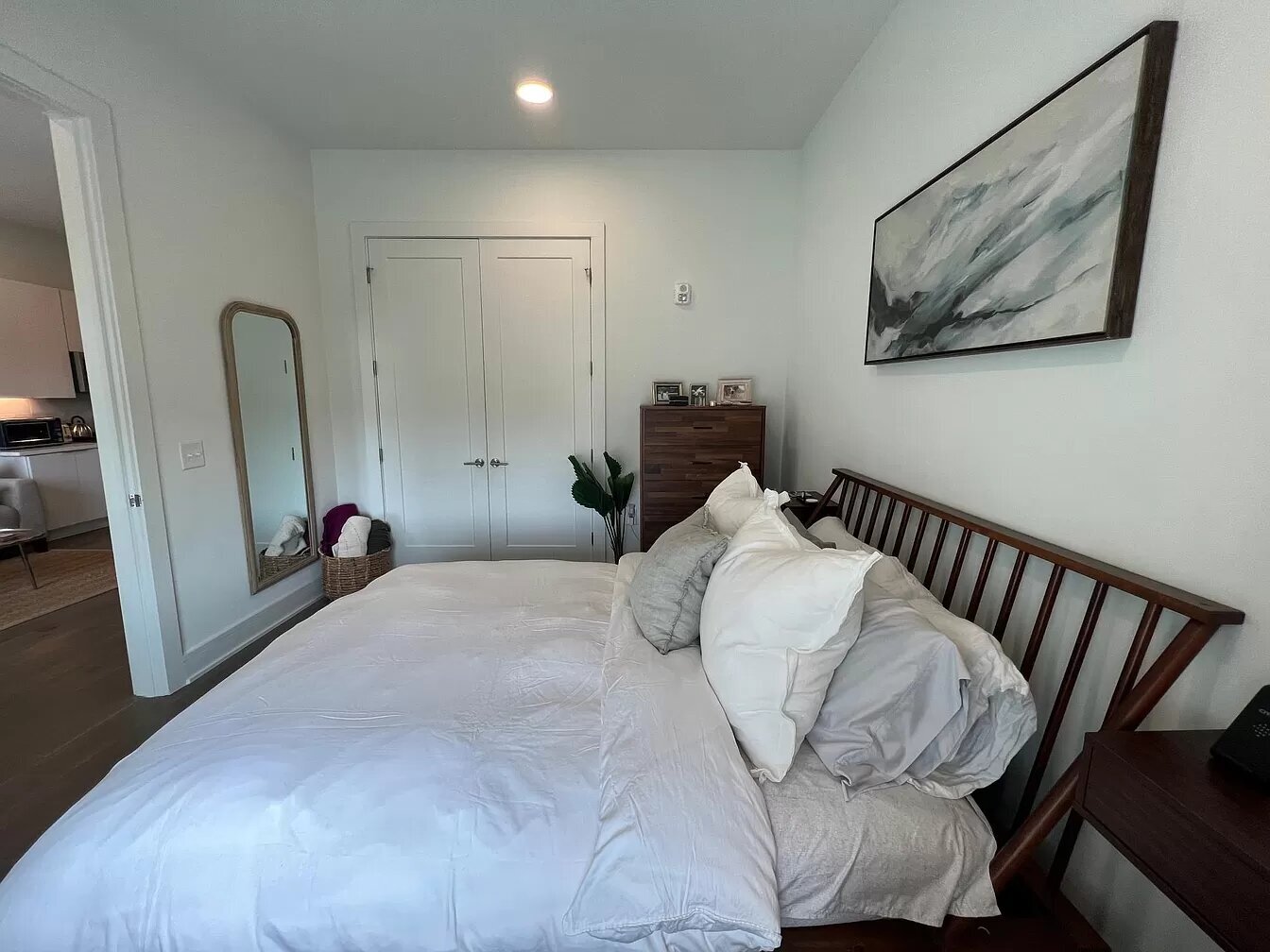 Building Photo - 1125 10th Ave N