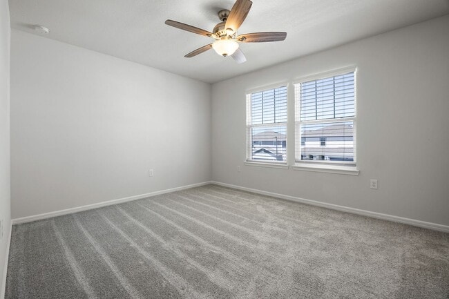 Building Photo - Luxury Living for Lease – 5BR Home with Of...