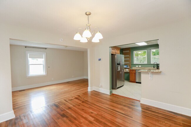 Building Photo - Stunning home rental in Portsmouth!