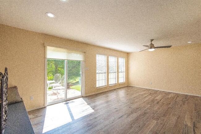 Building Photo - 613 Doe Trail