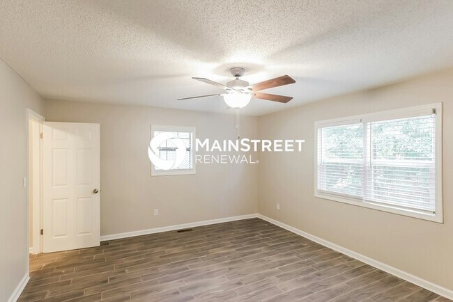 Building Photo - 3 Bedroom Pet-Friendly Home in MCCALLA, AL with Main Street Renewal