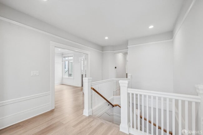Building Photo - 487 18th Ave