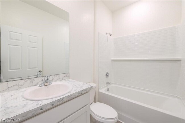 Building Photo - 4208 NE 15th Pl