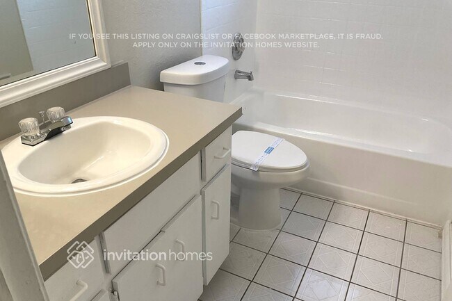 Building Photo - 5857 79th Ave